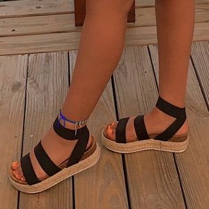 Steve Madden Black Kimmie Platform Sandal!